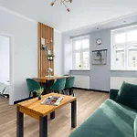 Comfortable One Bedroom Located Near The Old Market Square By Renters Appartement Poznań