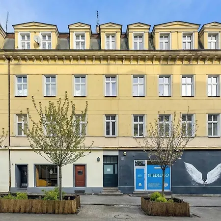 Comfortable One Bedroom Located Near The Old Market Square By Renters Appartement *