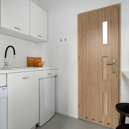 Apartment Comfortable One Bedroom Located Near The Old Market Square By Renters