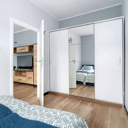 Comfortable One Bedroom Located Near The Old Market Square By Renters 公寓