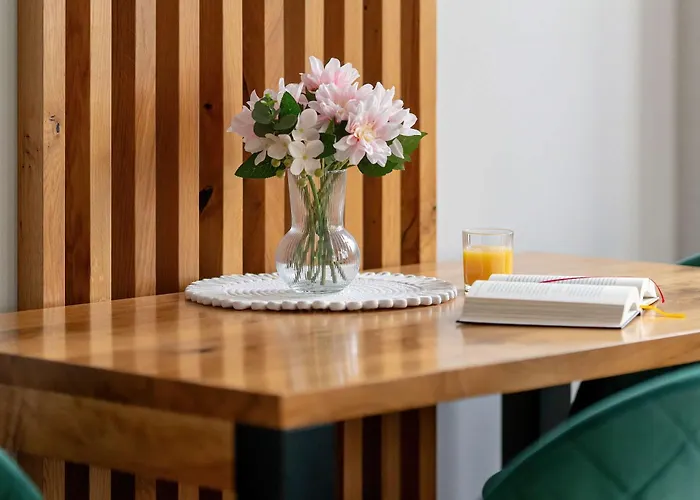 Comfortable One Bedroom Located Near The Old Market Square By Renters Apartmán *