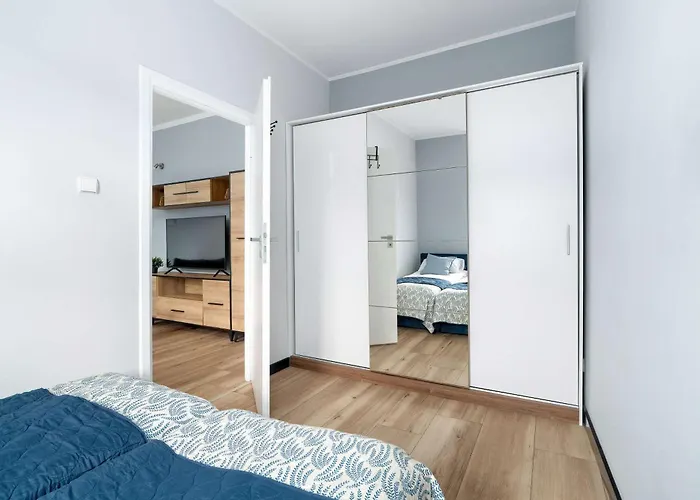 Comfortable One Bedroom Located Near The Old Market Square By Renters Apartamento